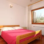 Apartman With A Parking Space - 7125