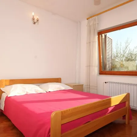 Apartman With A Parking Space - 7125